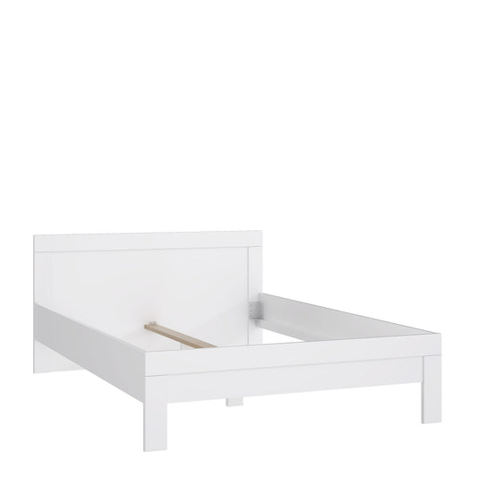 Łóżko białe 140x200 - rama na nóżkach